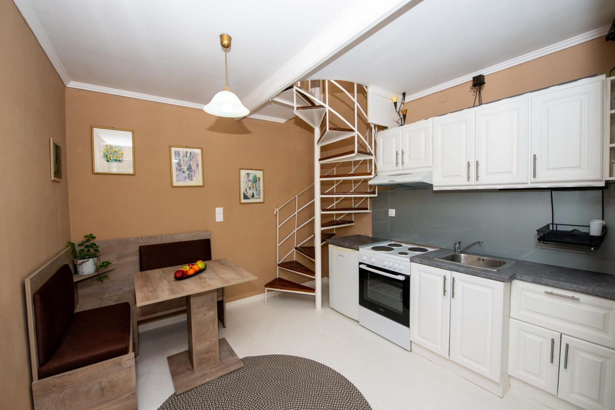 Astrakeri Sea Side Hill Apartment Екстериор снимка