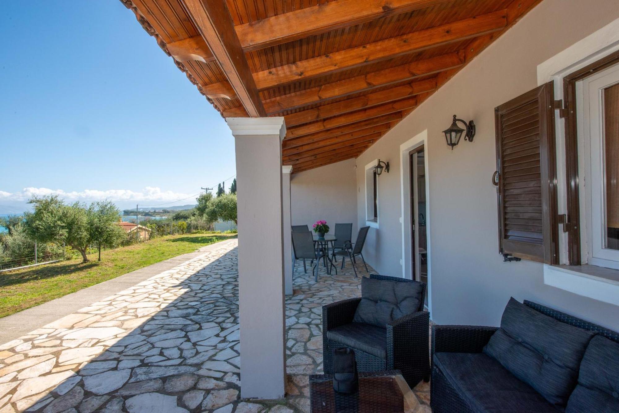 Astrakeri Sea Side Hill Apartment Екстериор снимка