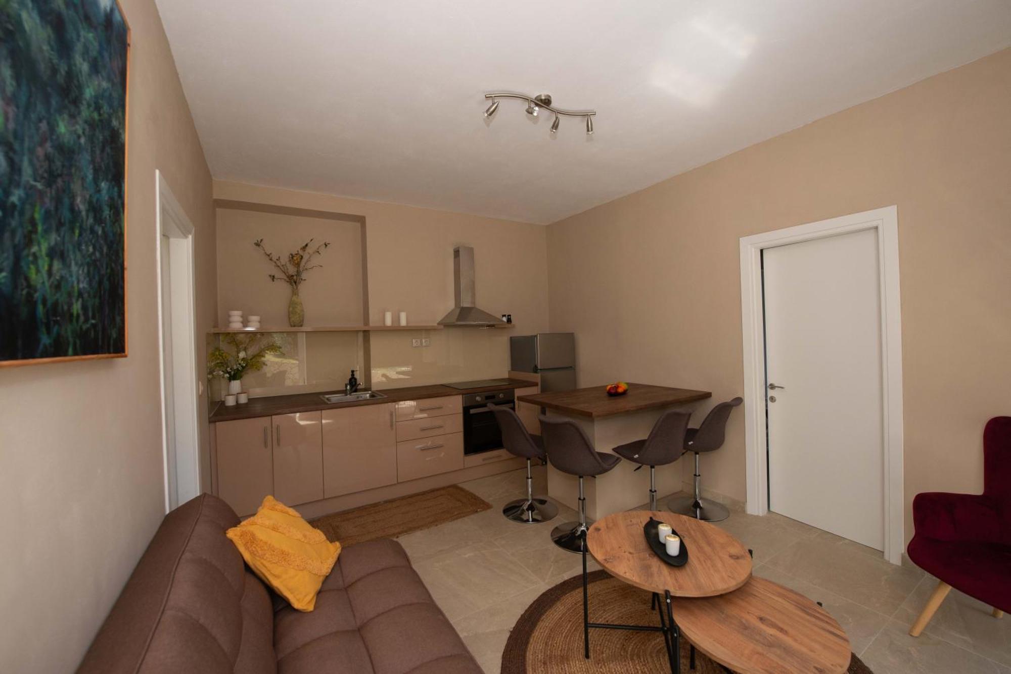 Astrakeri Sea Side Hill Apartment Екстериор снимка